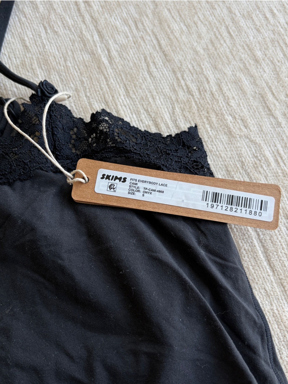 Skims Fits Everybody Lace Cami - Picture 3 of 4